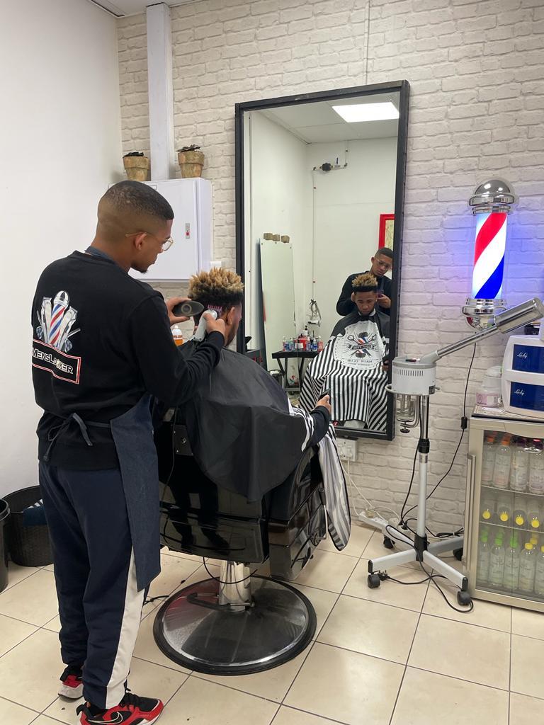 Menslockerconnect Barbershop - Photo 2